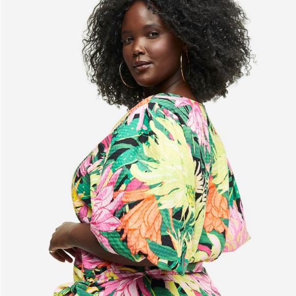 H&M NWT Puff-sleeved wrap dress - Picture 5 of 6